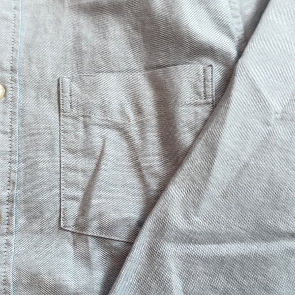 TWO GAP Button Down Dress Shirts - Picture 4 of 16